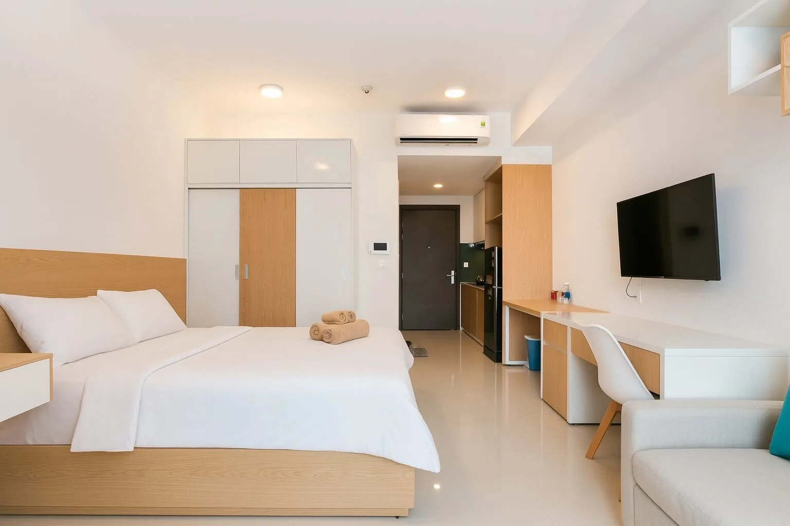 Fully furnished Studio Apartment at RiverGate Residence Ho Chi Minh City