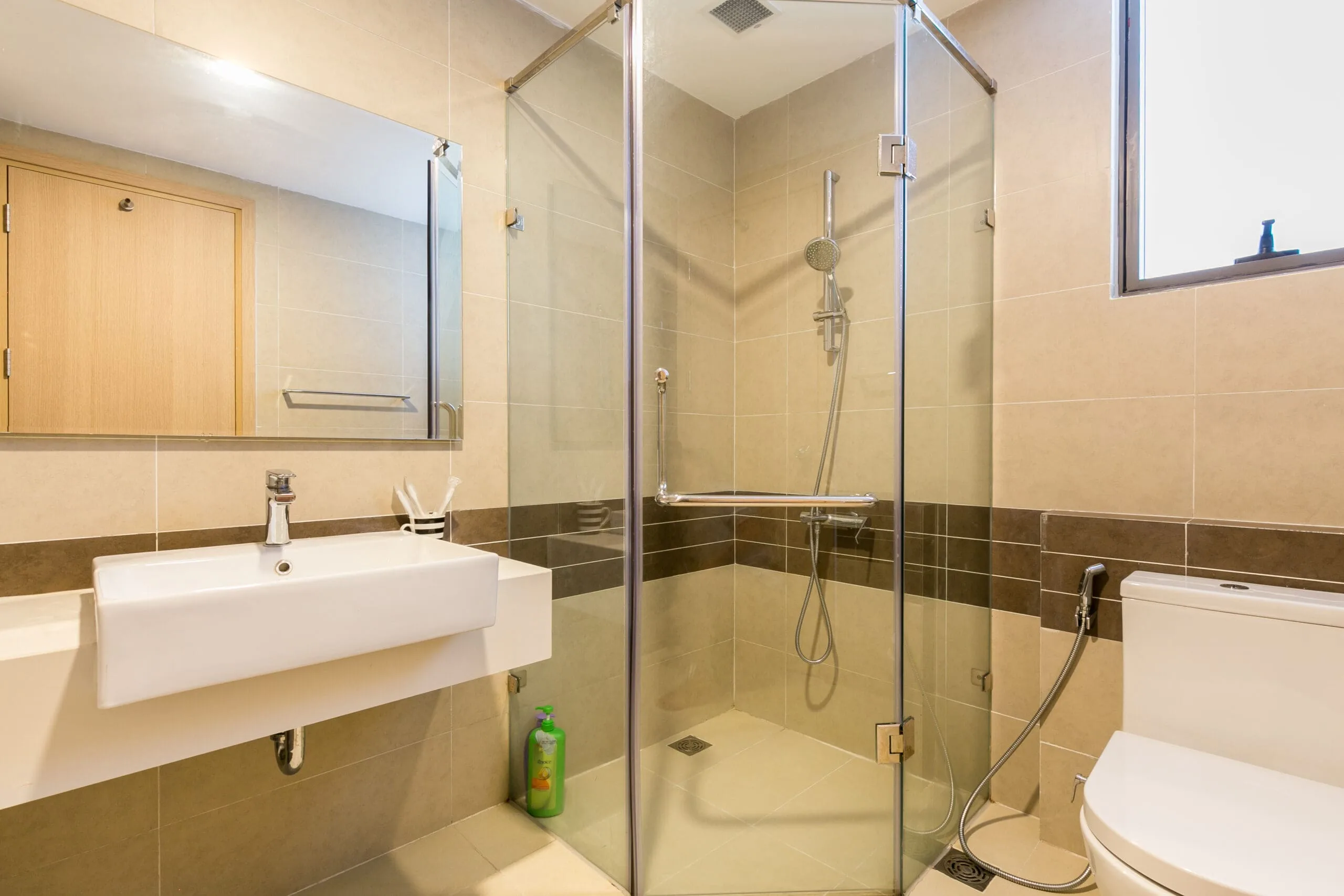 Additional bathroom in Three-Bedroom Apartment at RiverGate Residence