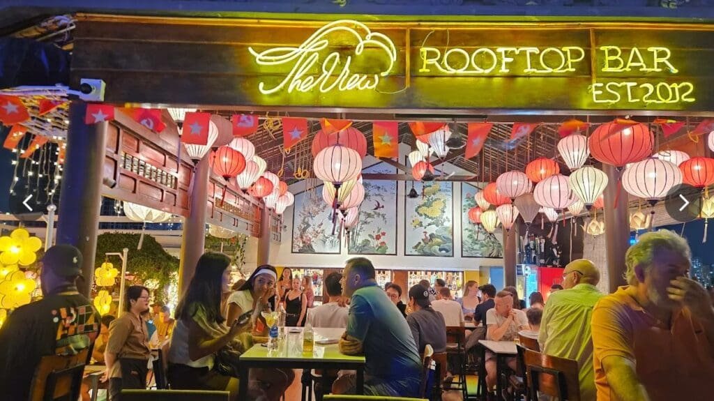 The View Rofftop Bar phố đi bộ Bùi Viện